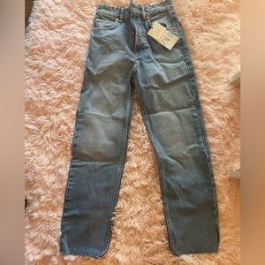 Brand New Zara Straight Leg Hi- Rise Ankle  Length Jeans button fly size 0